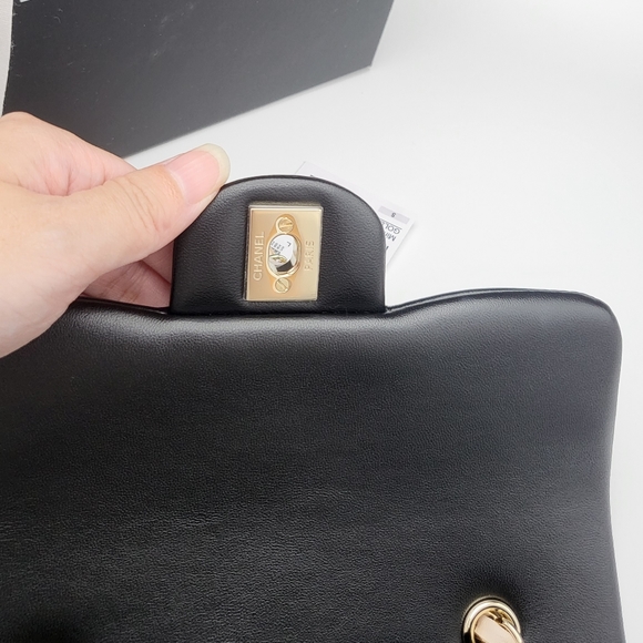 Brand new authentic Chanel two-tone mini flap bag from 23B - Picture 7 of 17